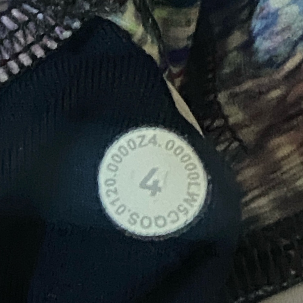 Lululemon Wunder Train High-Rise Tight 25" in Digital Oasis White Multi - Size 4 - Picture 8 of 9